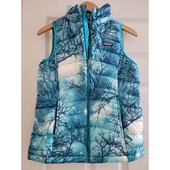 Patagonia Girls Blue print Down Puffer vest size 14 or XL full zip